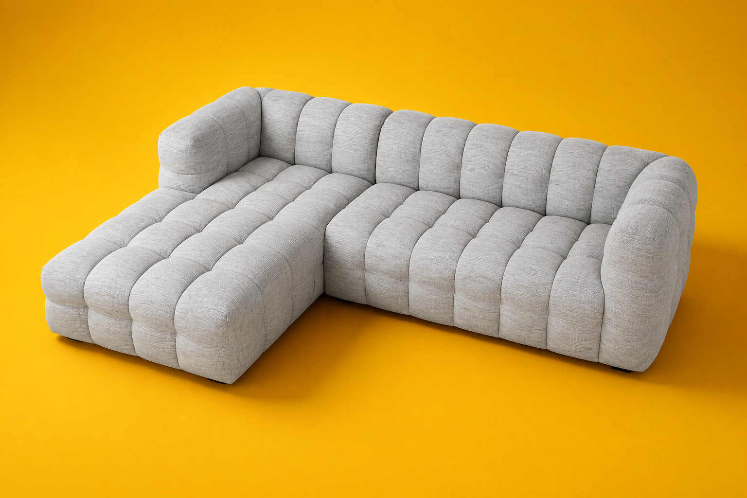 Luminosité et modularité avec le canapé AVA gris clair