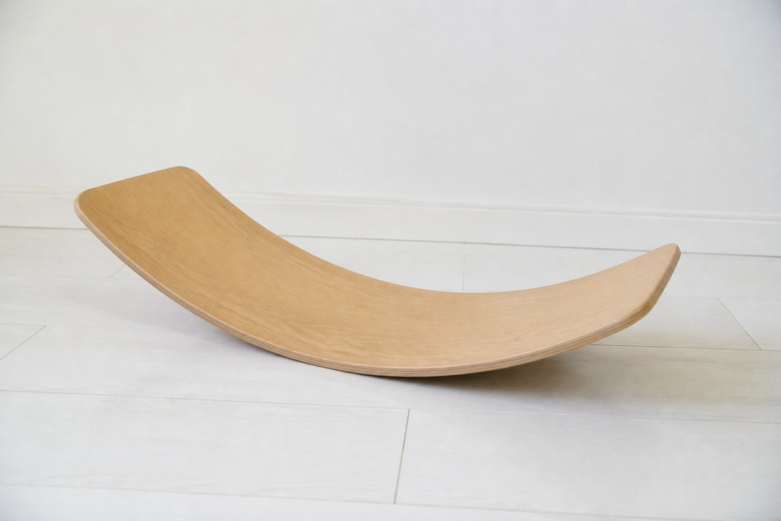 Planche en bois Montessori : manipuler les chiffres avec aisance