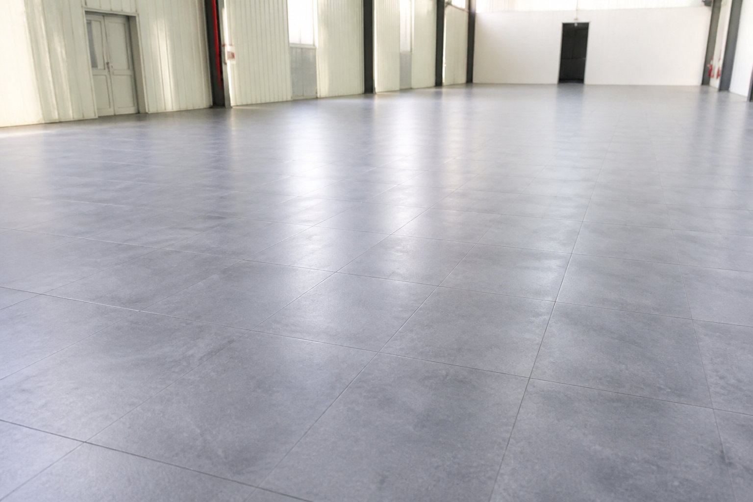 Mosaik Factory : des dalles grand format pour surfaces vastes