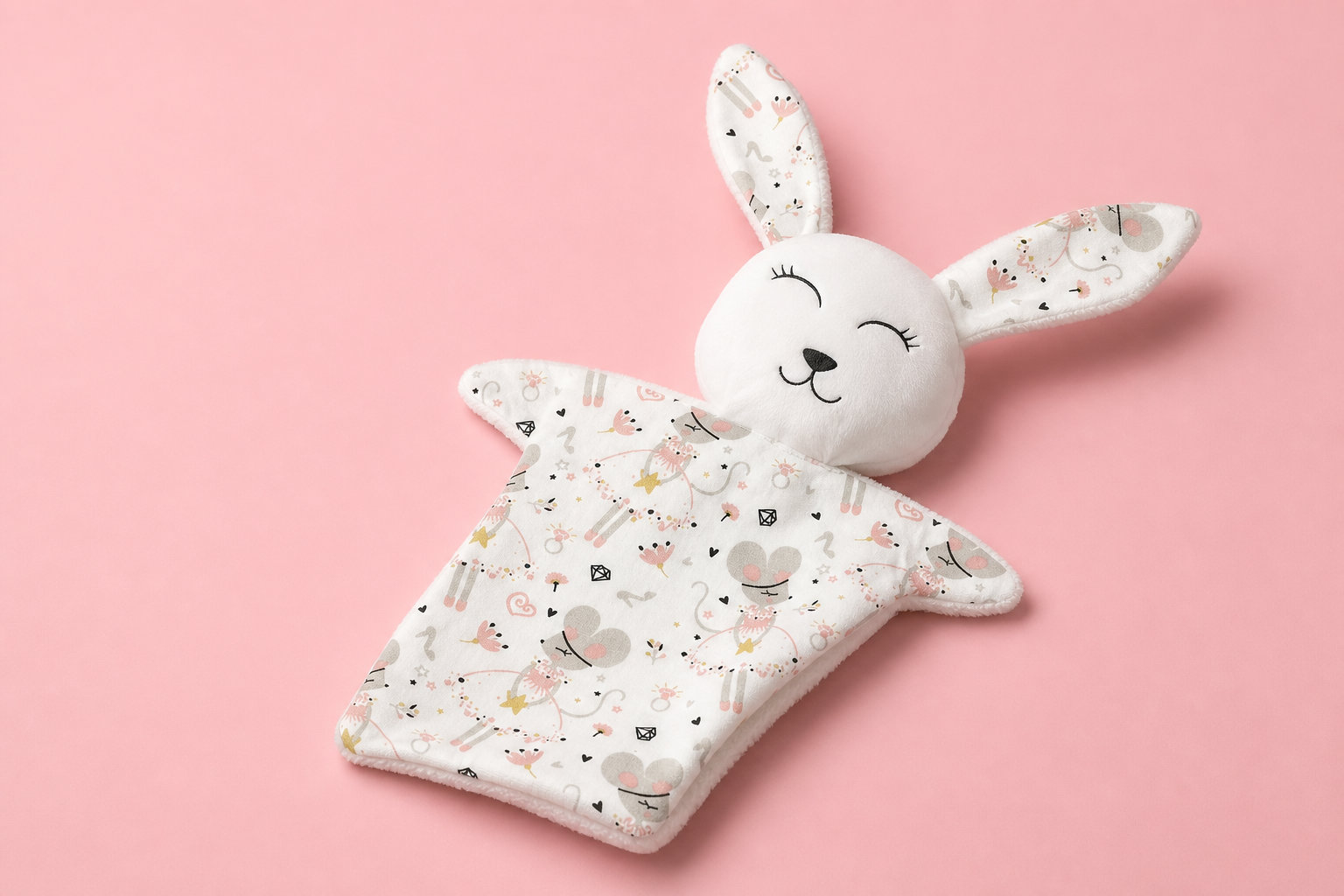 Doudou plat petite souris : une poésie délicate à câliner
