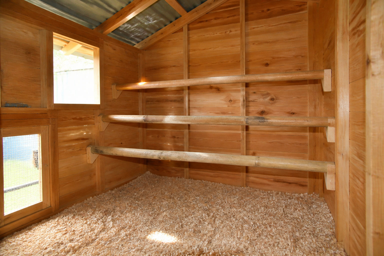 Aménagement intérieur pour des poules sereines