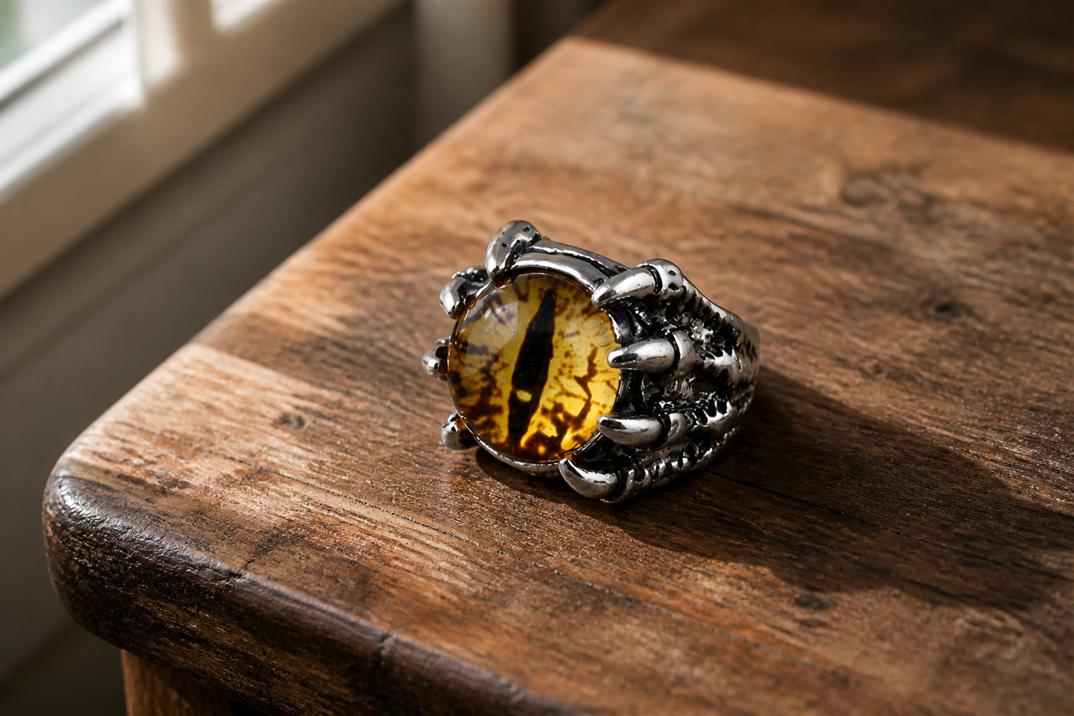Bague œil de Dragon : ressens le regard de Smaug sur toi