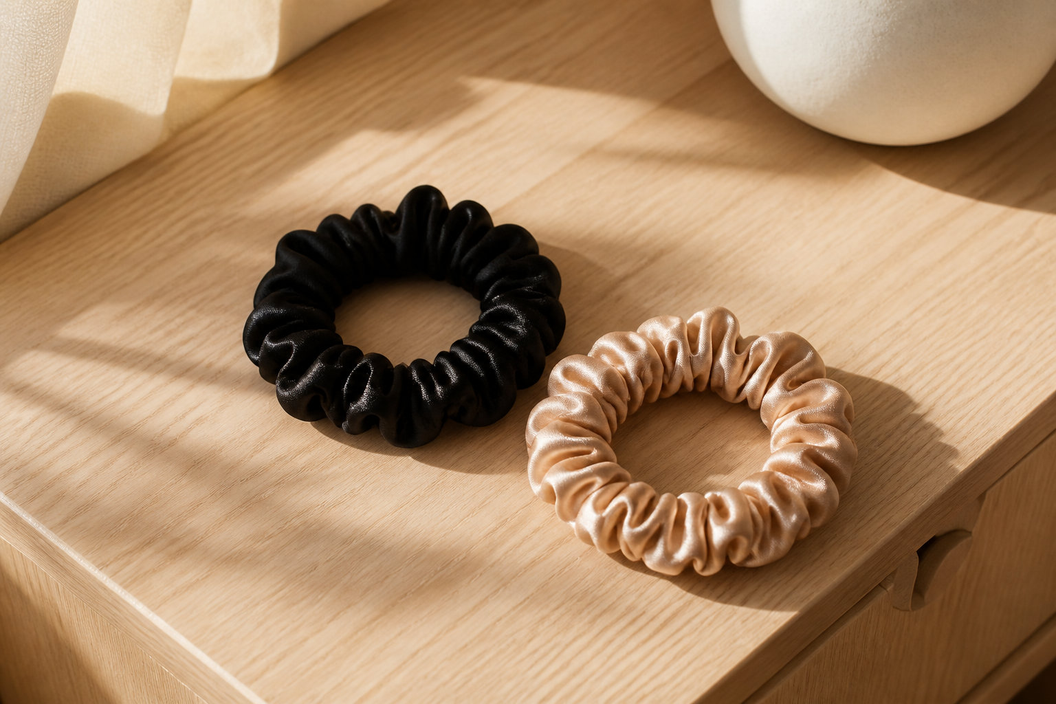 Le chouchou en soie Sforsilk pour sécuriser tes boucles sans casse