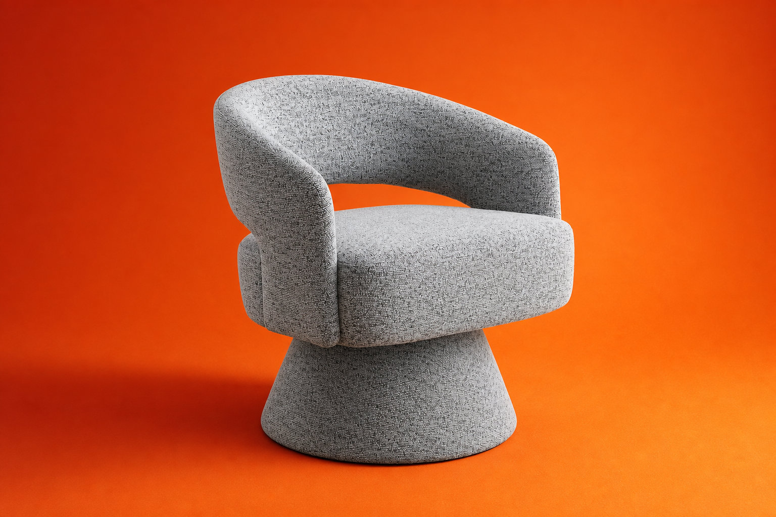 Le design sculptural du fauteuil FEDOTE en chenille gris