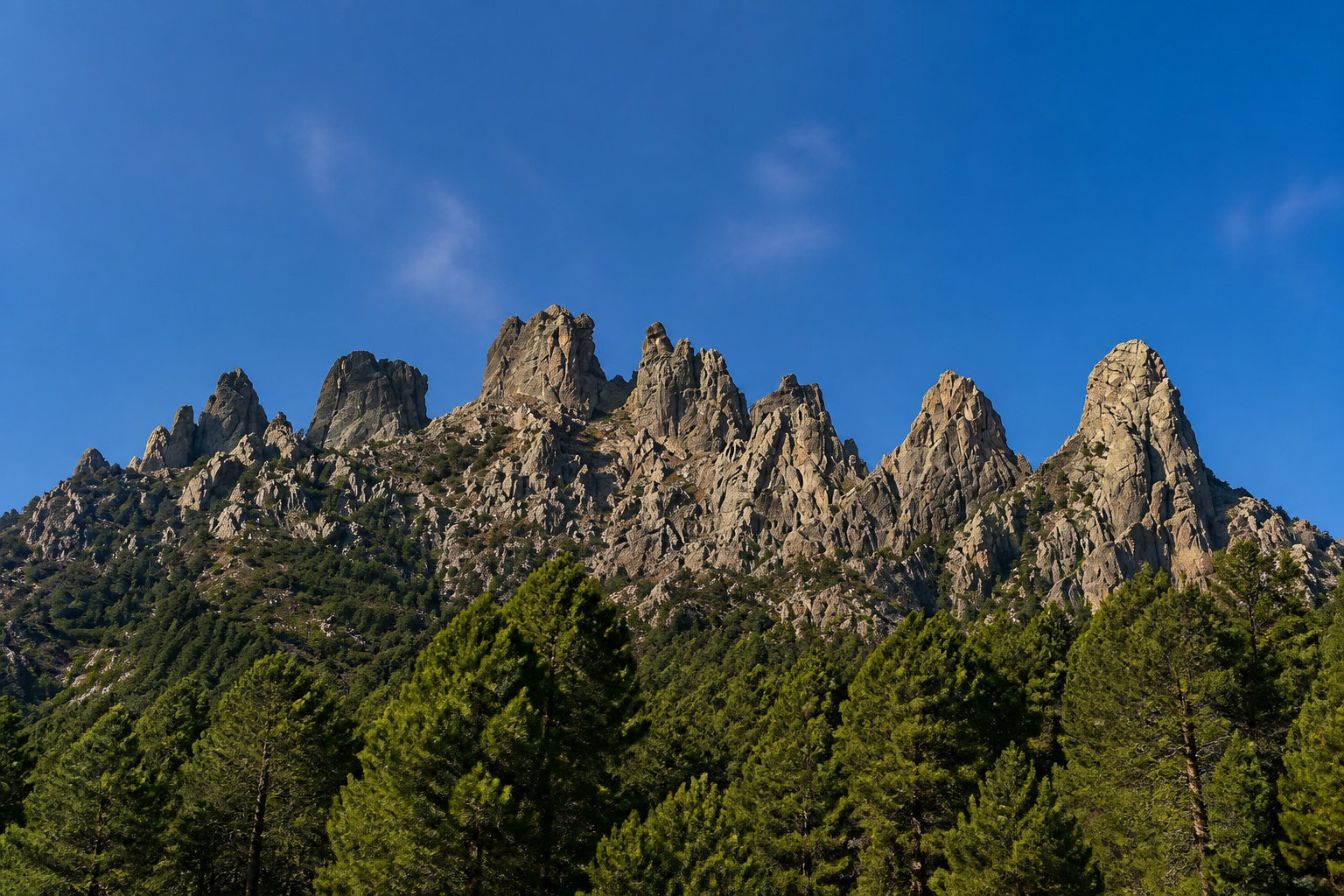 Les aiguilles de Bavella et les villages de l'Alta Rocca