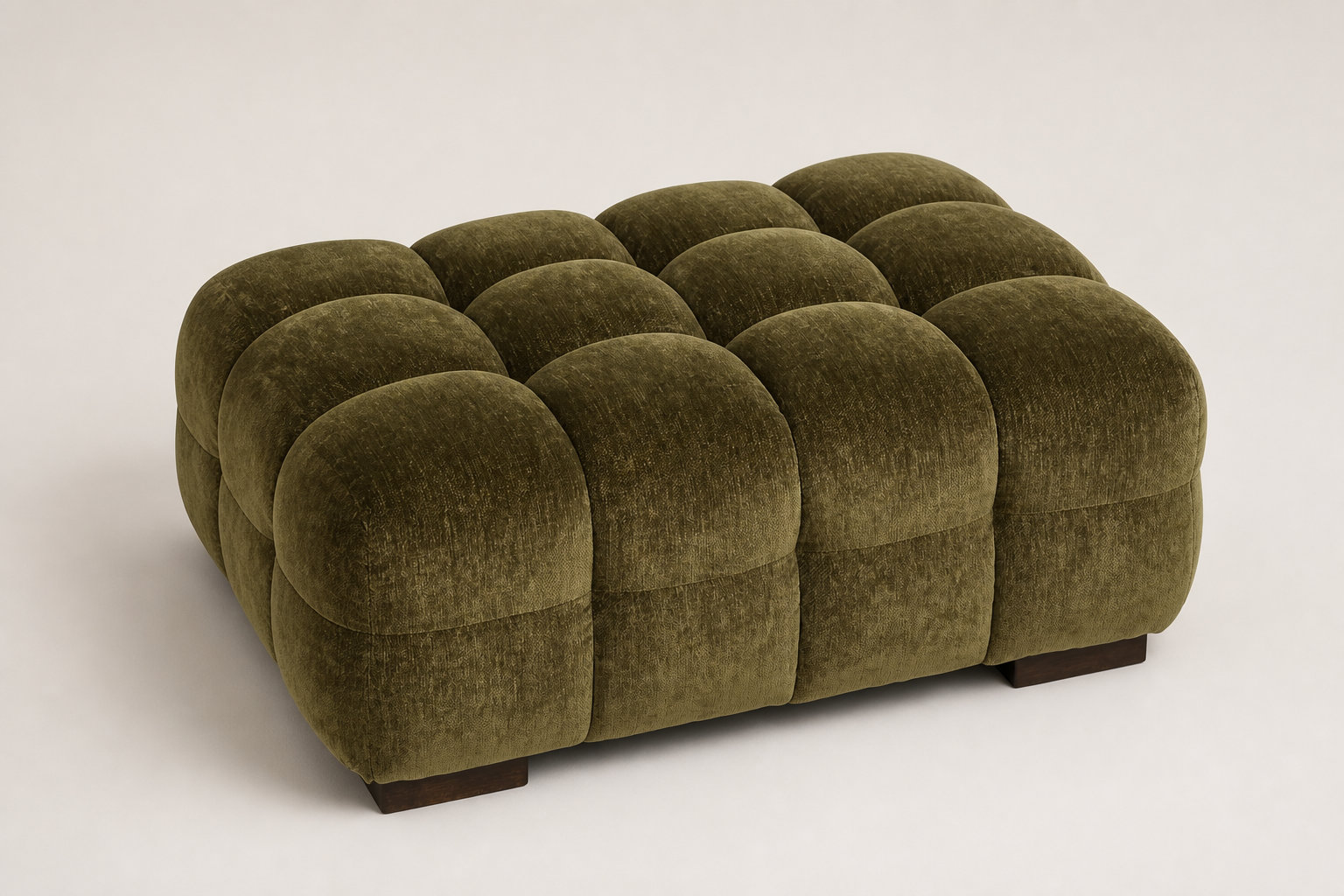L'assise LILO en velours vert kaki : un pouf nuage aux courbes rebondies