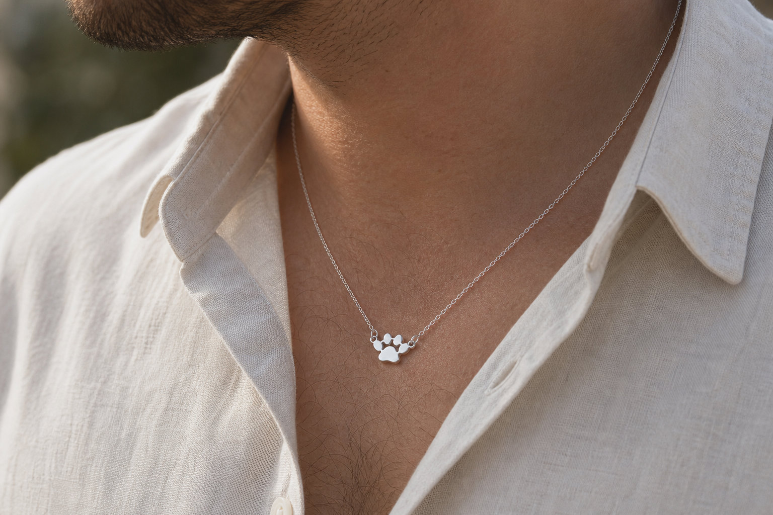 Pendentif patte personnalisée au style minimaliste