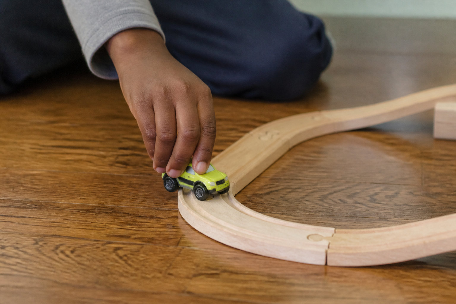 Circuit De Voiture Montessori pour la coordination œil-main