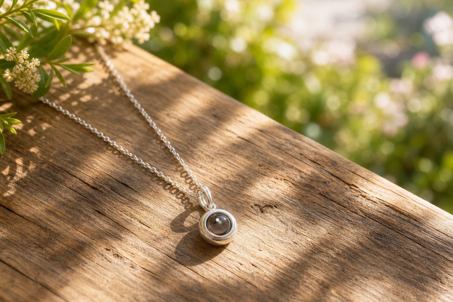 Pendentif Projection Photo Personnalisé : le secret bien gardé