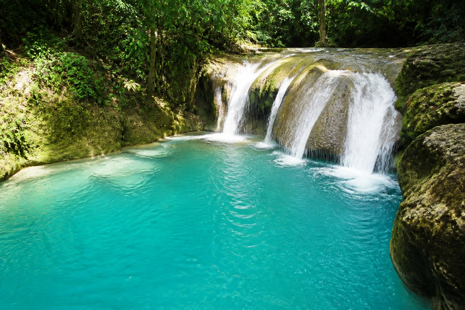 Blue Hole : le spot parfait pour les amateurs de sauts