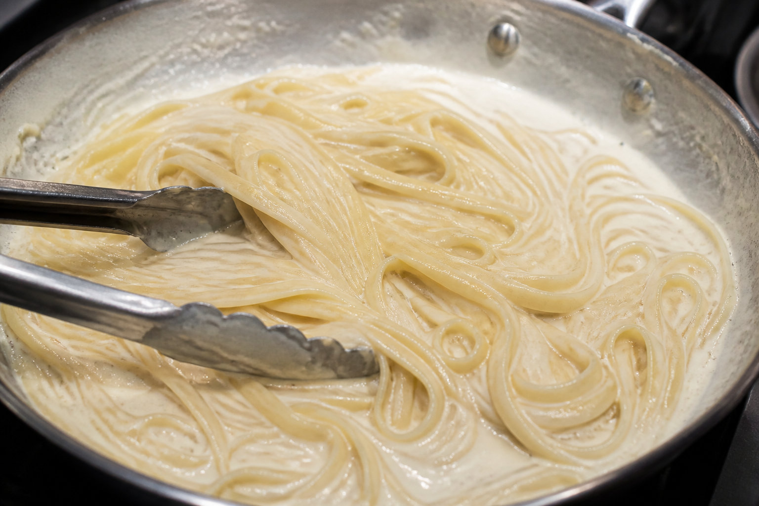 Harmonie des saveurs : les lois immuables de l'accord entre pâte et sauce