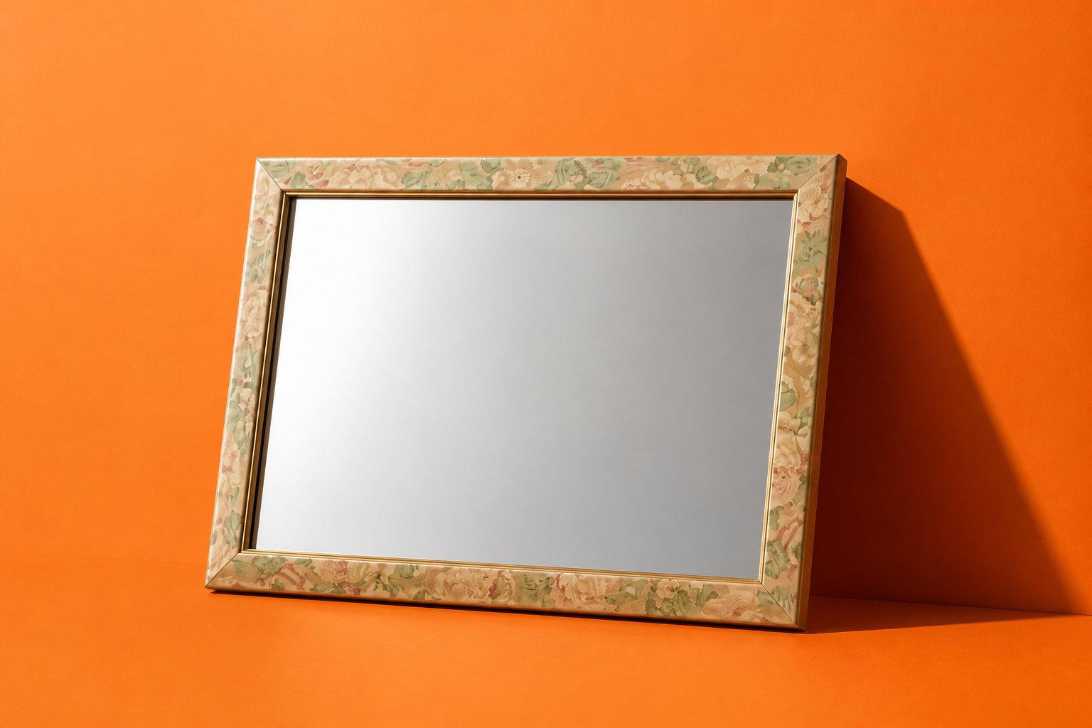 Miroir floral biseauté et authenticité rétro