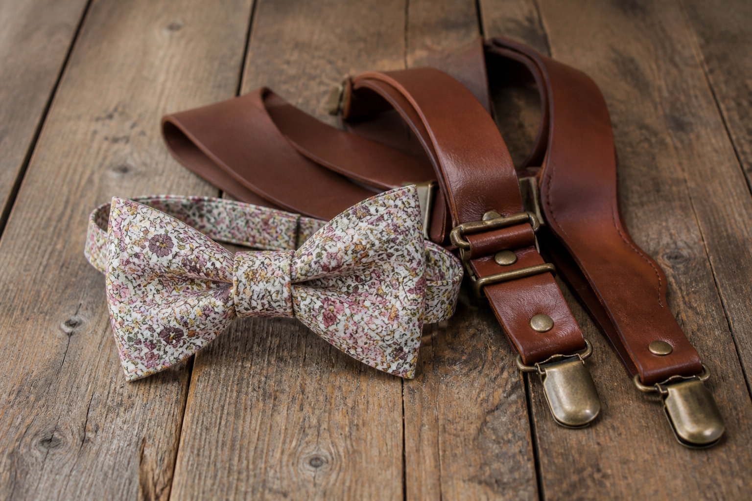 Nuancier chromatique et accessoires pour une silhouette authentique