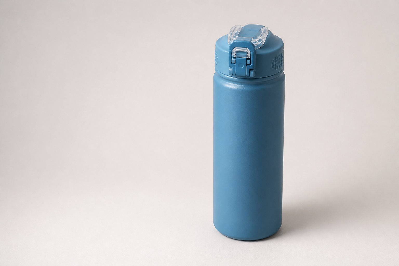 Flowbottle : l'inox avec paille pour une hydratation durable