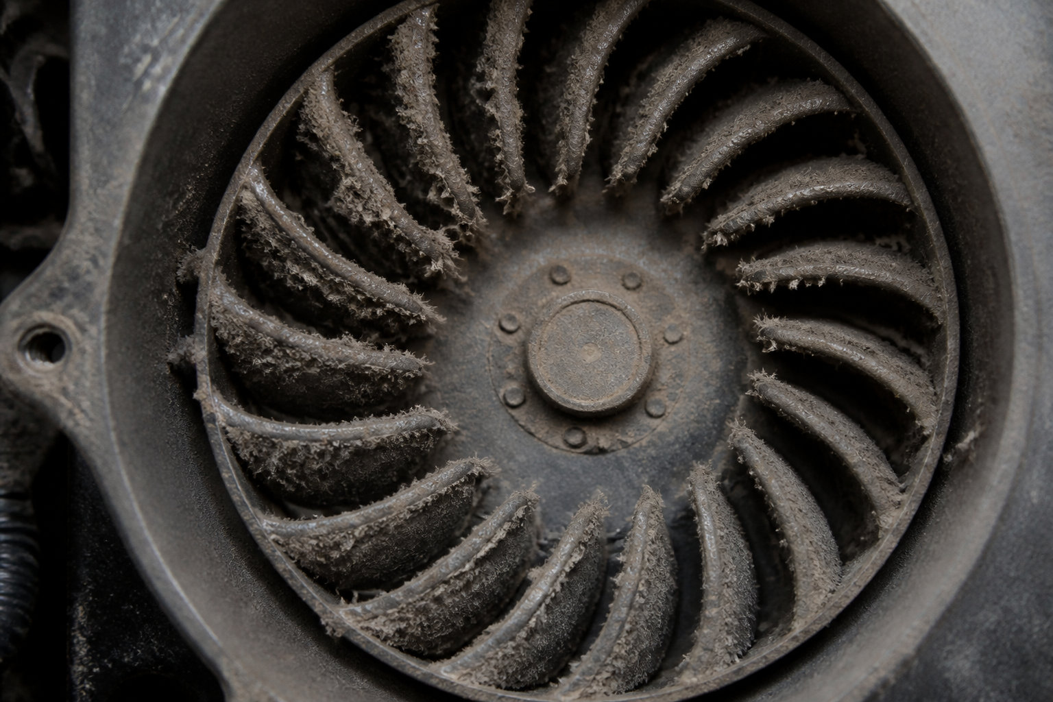 Pourquoi le ventilateur s'arrête-t-il de tourner ?