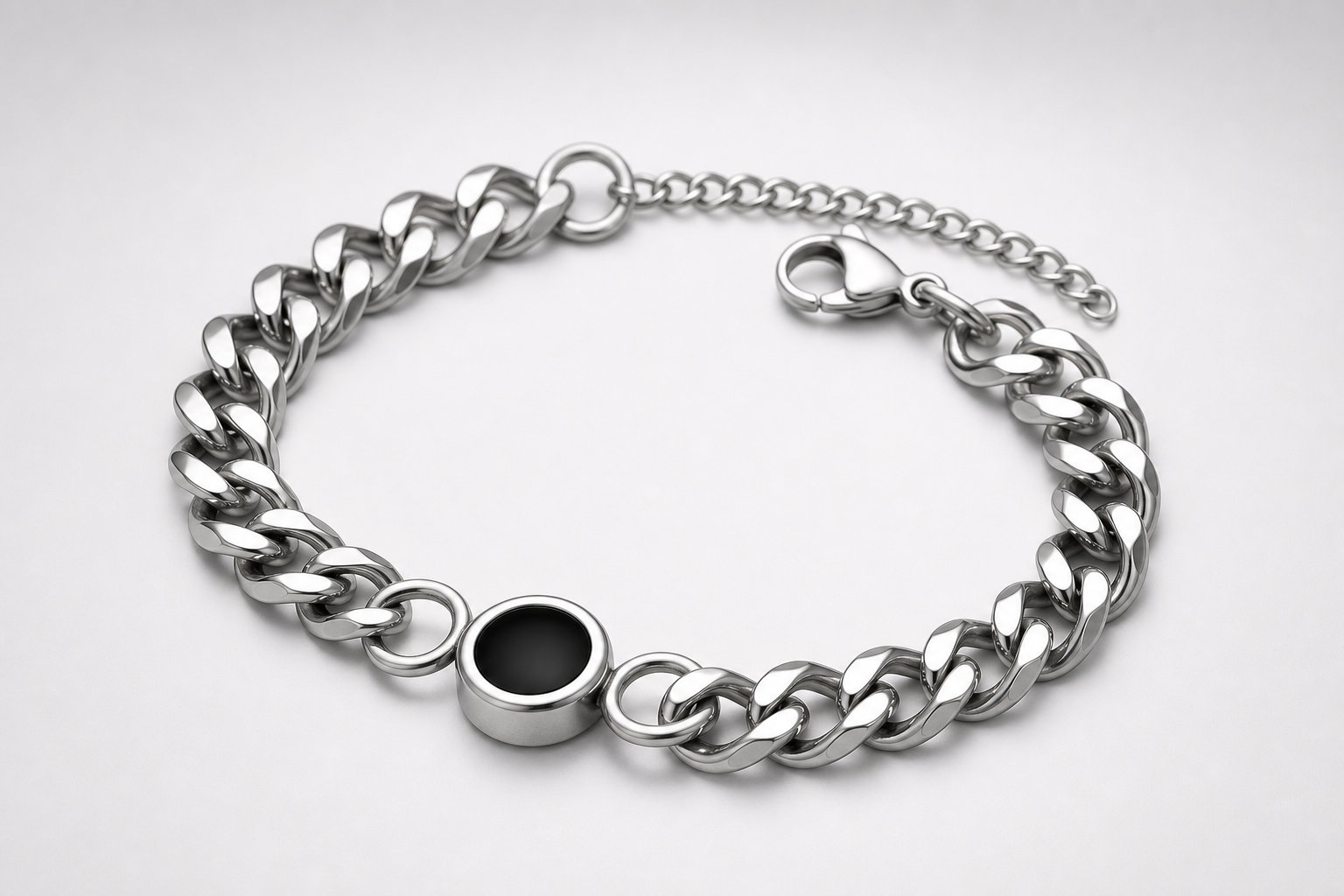 Accessoires masculins : l'équilibre entre force et souvenir