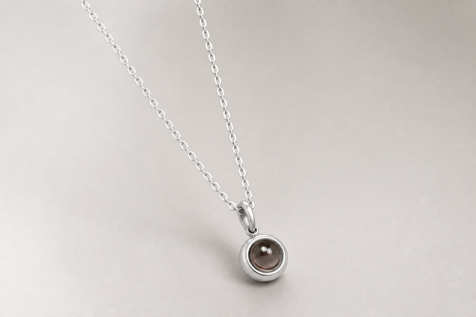 L'art de nettoyer un collier projection photo sans l'abîmer