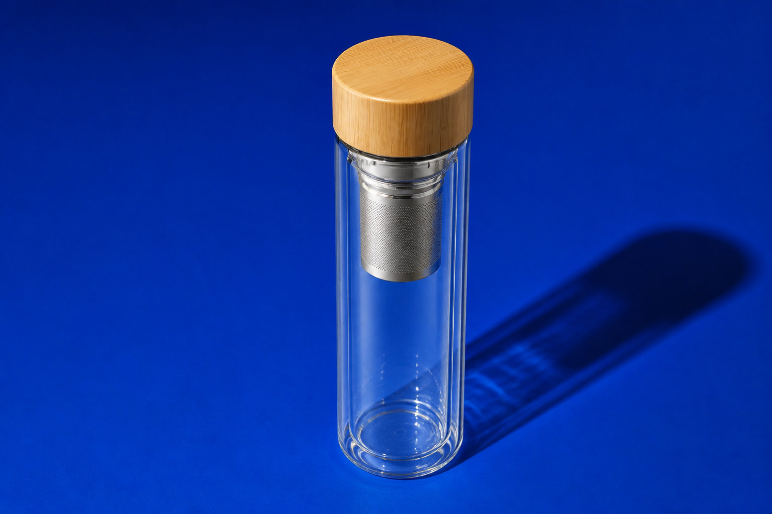 Bouteille infuseur BambooSip avec couvercle en bambou