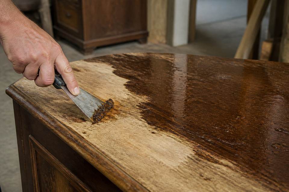 Techniques de rénovation pour le mobilier ancien