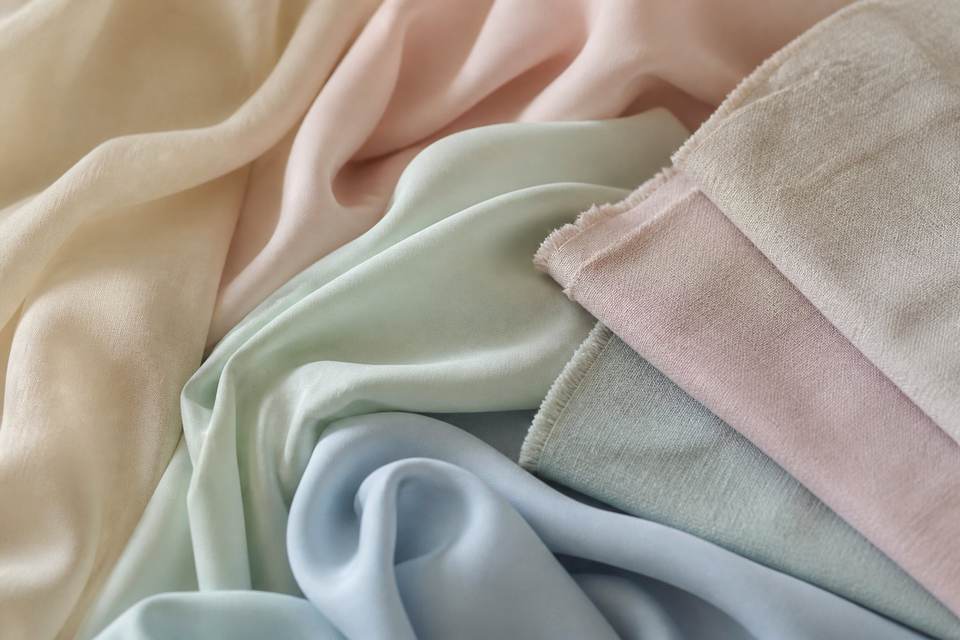 Textiles et chromatiques : la signature sensorielle