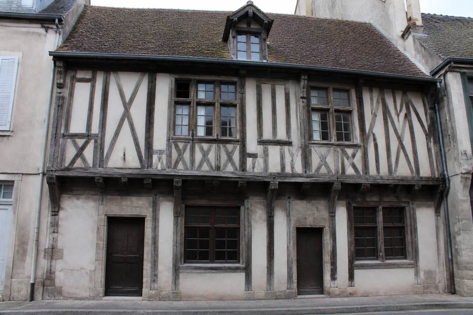 Les 2 quartiers historiques pour une immersion médiévale