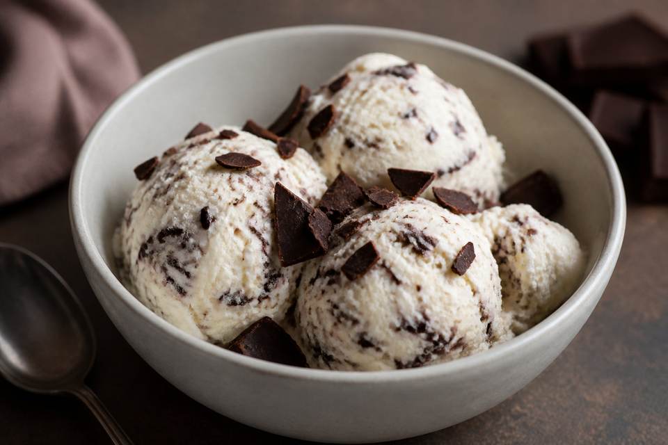 L'origine de la glace stracciatella et son chocolat brisé