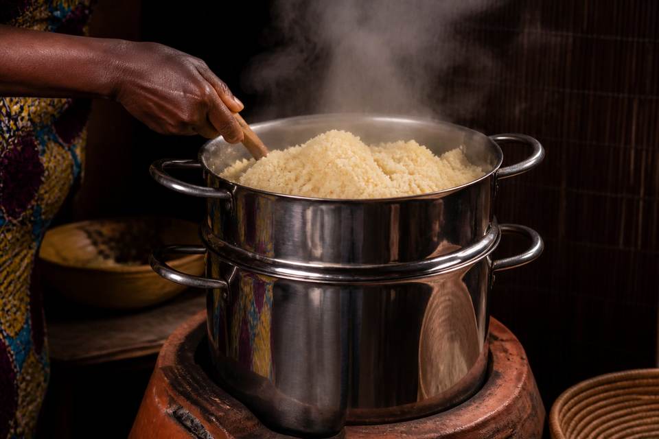Maîtrise de la cuisson du poisson et de la semoule de manioc