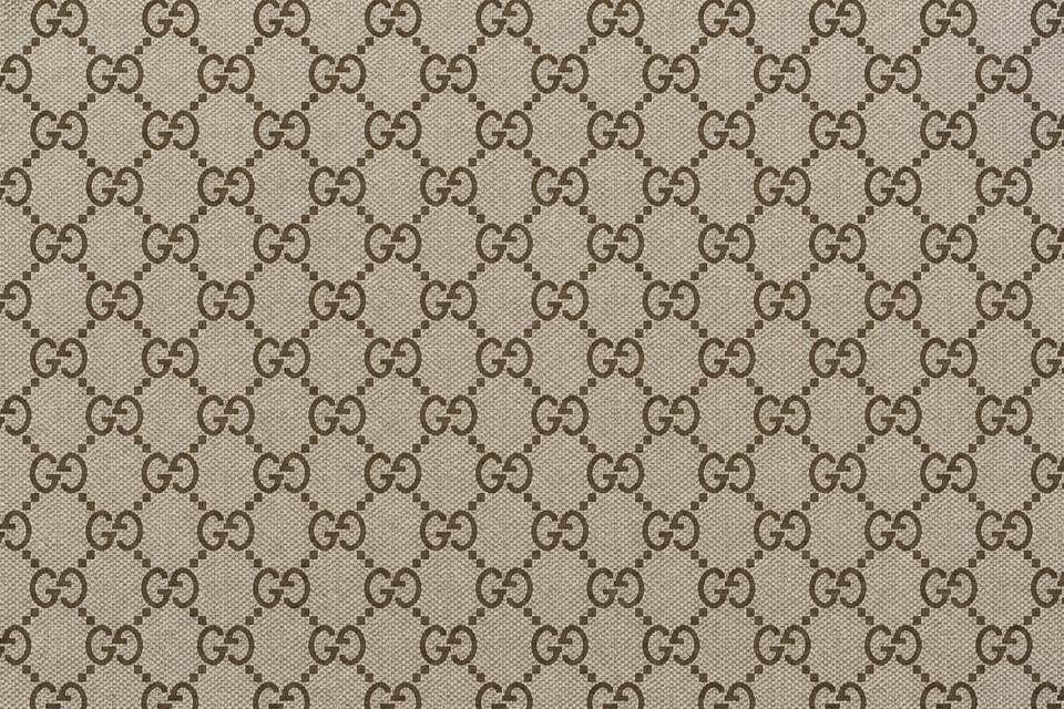 Diversité des supports : application du monogramme GG et motifs dérivés
