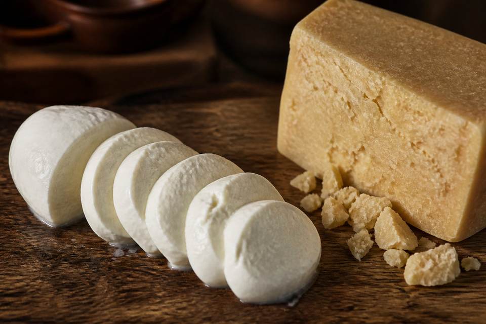 Sélection des fromages : l'art du mélange pour un fondant parfait
