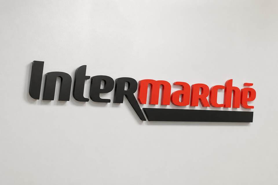 Variations du logotype selon les formats de magasins